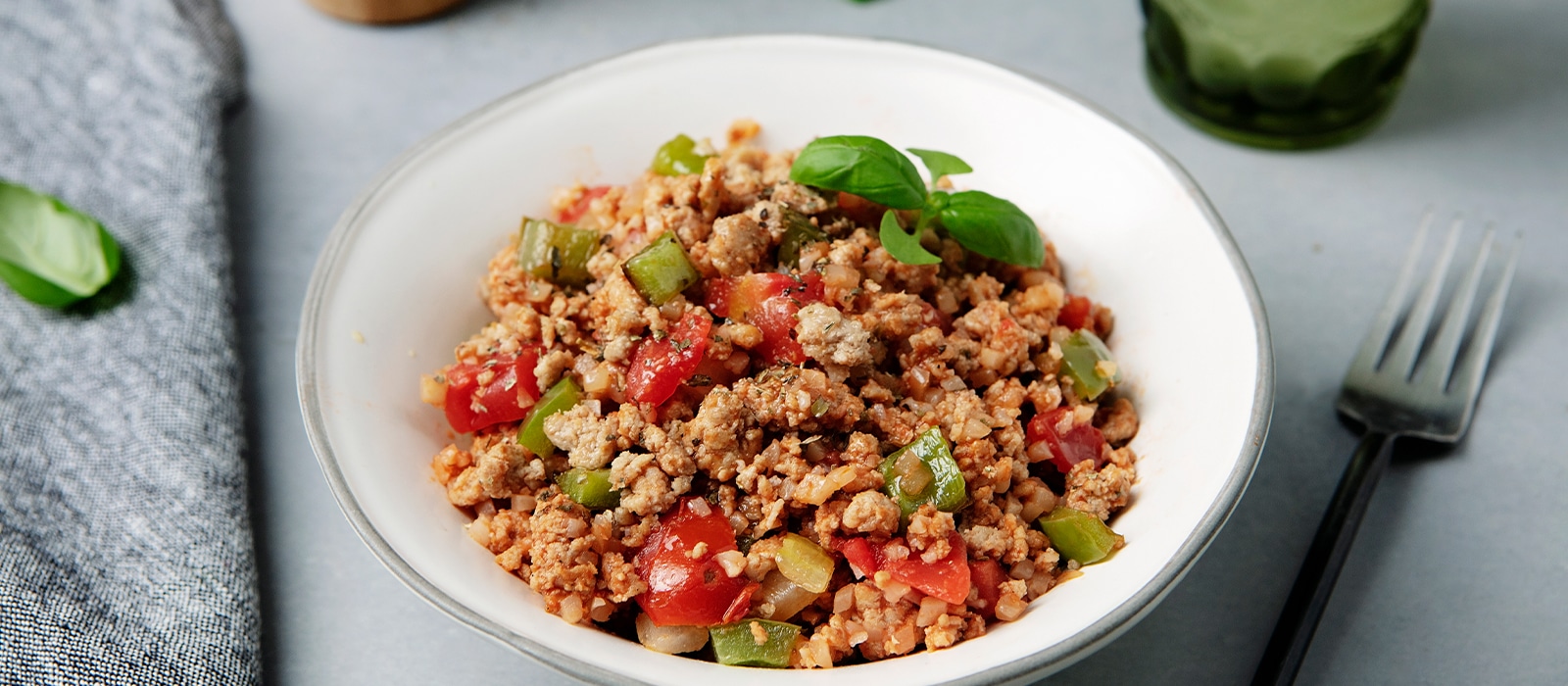 Paleo ‘Un’Stuffed Pepper Cauli-Rice Bowl with Organic Turkey